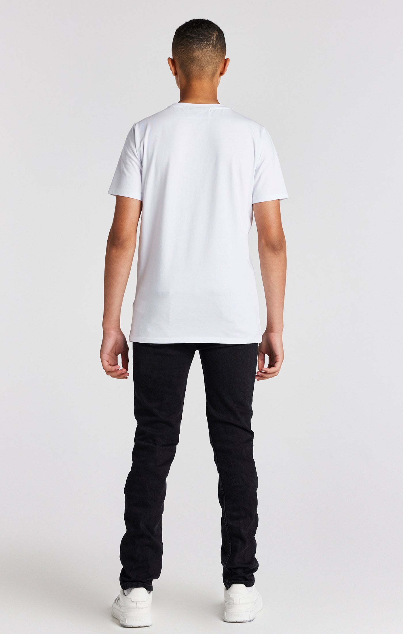 Load image into Gallery viewer, Boys White Branded T-Shirt (4)