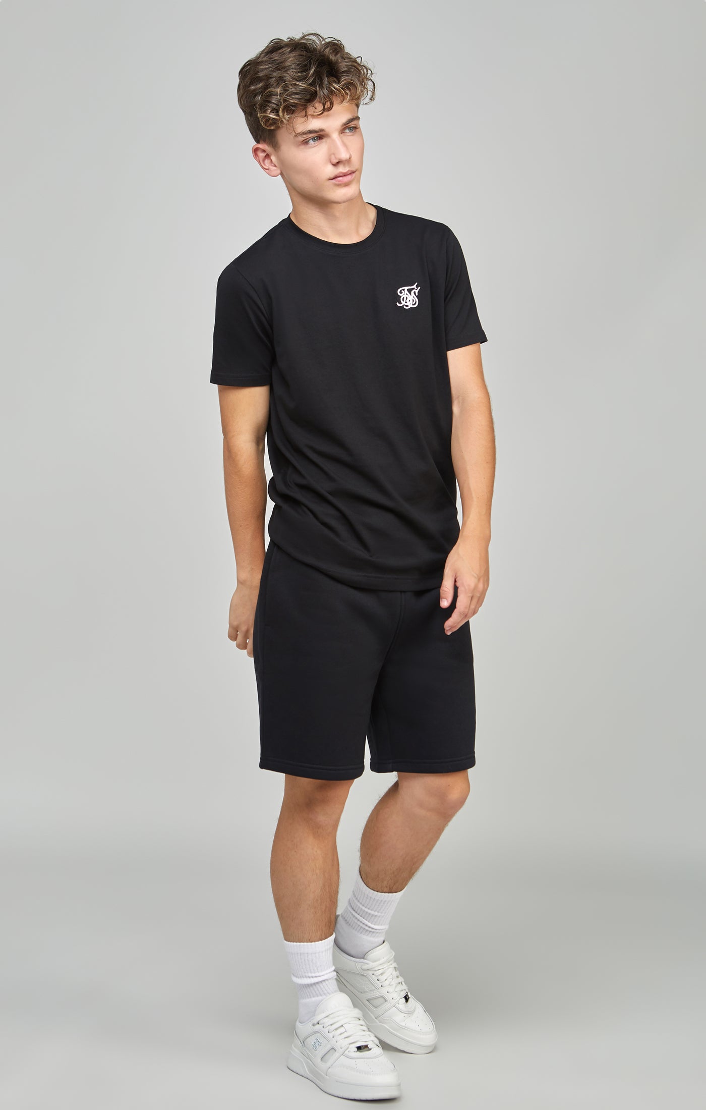 Load image into Gallery viewer, Boys Black Essentials T-Shirt (2)